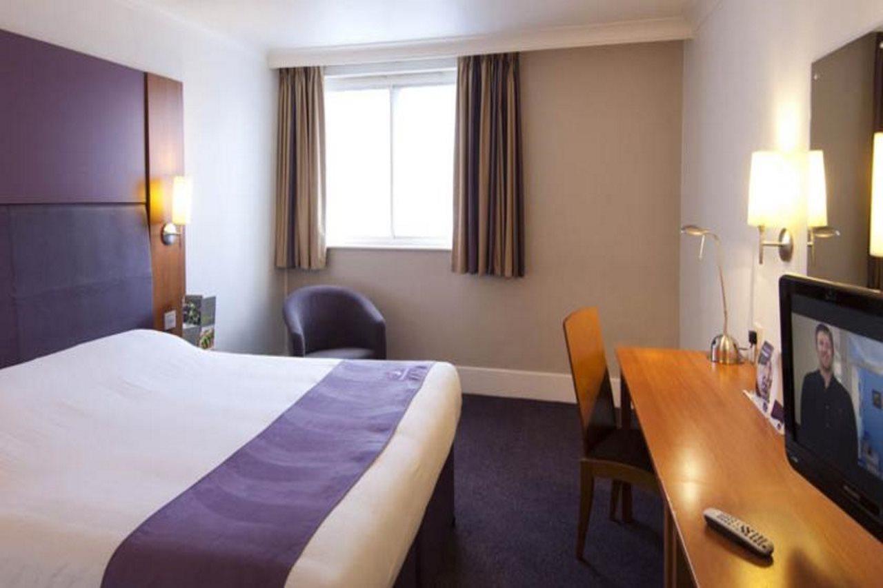 Premier Inn Melton Mowbray Exterior photo